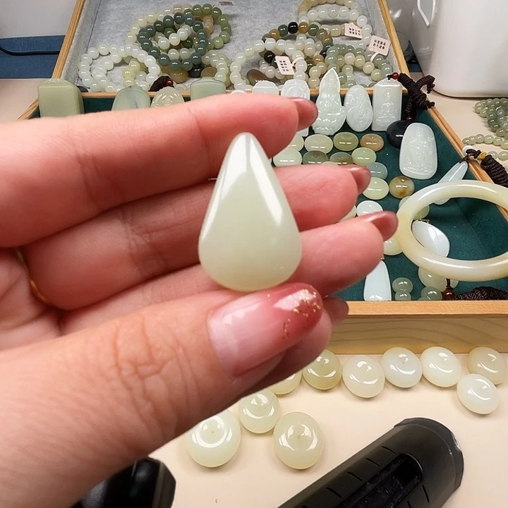 和田玉（糖玉）未镶嵌手链