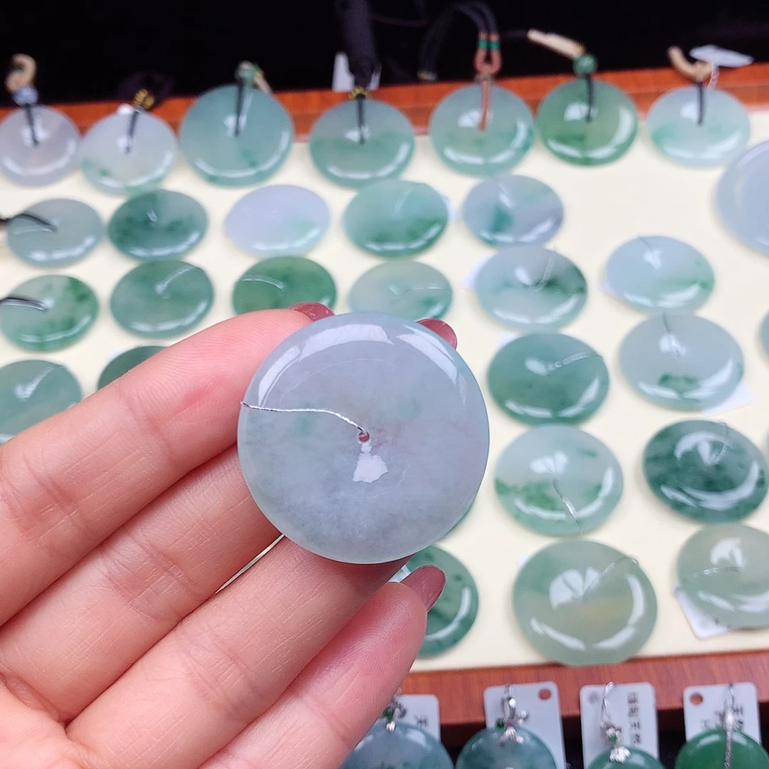 翡翠未镶嵌颈饰吊坠