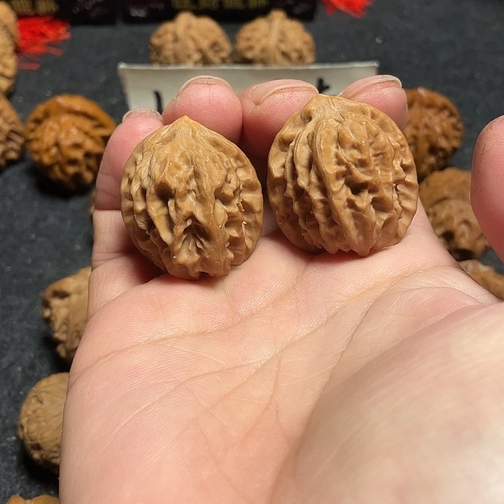 文玩核桃把件小龙