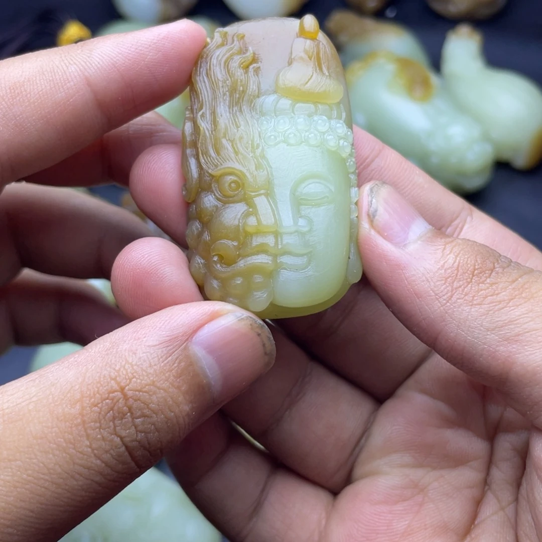 和田玉（糖玉）未镶嵌颈饰