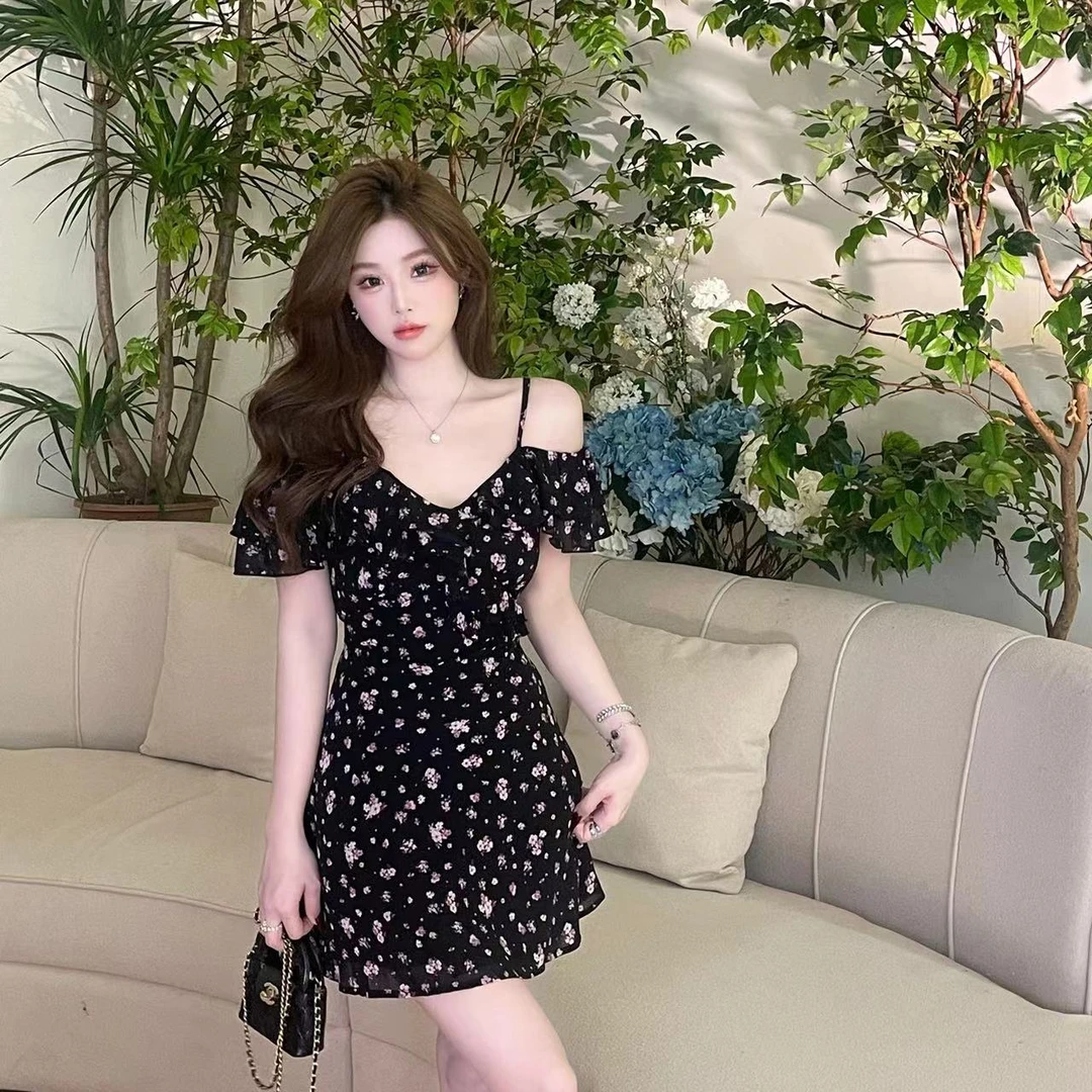 【JIAYI】荷叶边设计感显瘦绑带收腰碎花吊带连衣裙2561