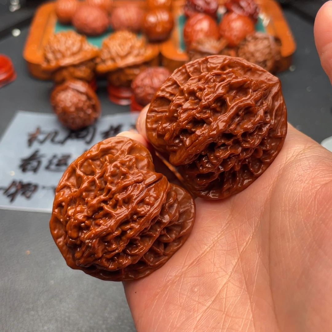 文玩核桃把件盘龙纹