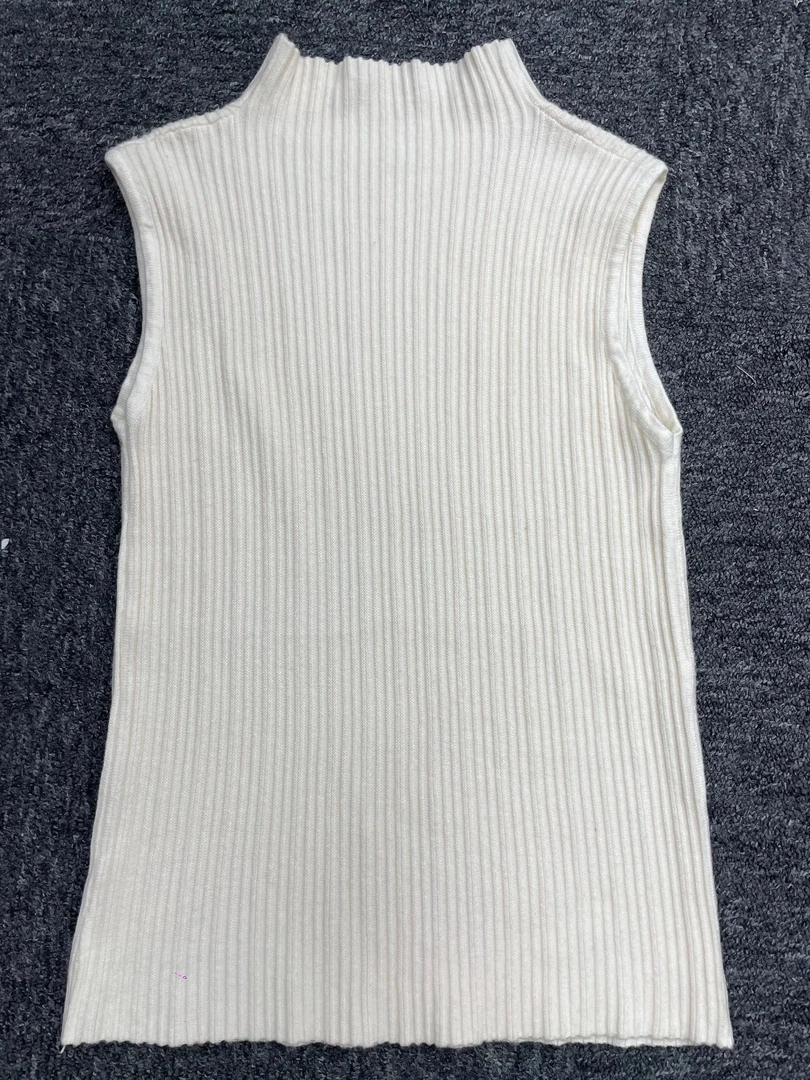 INS风修身型(三十三号)咩毛背心打底暖背背心时尚