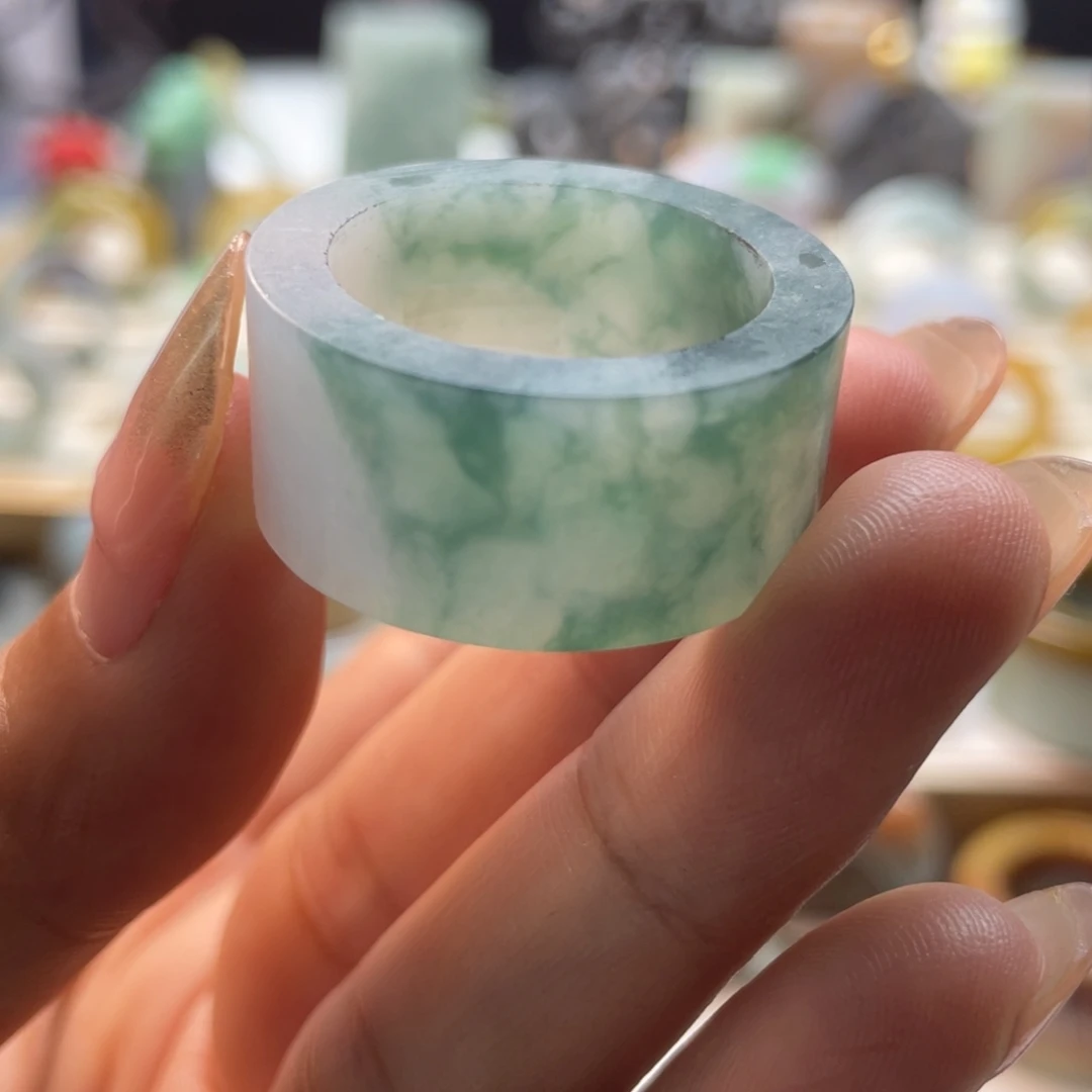 定制翡翠未镶嵌戒指