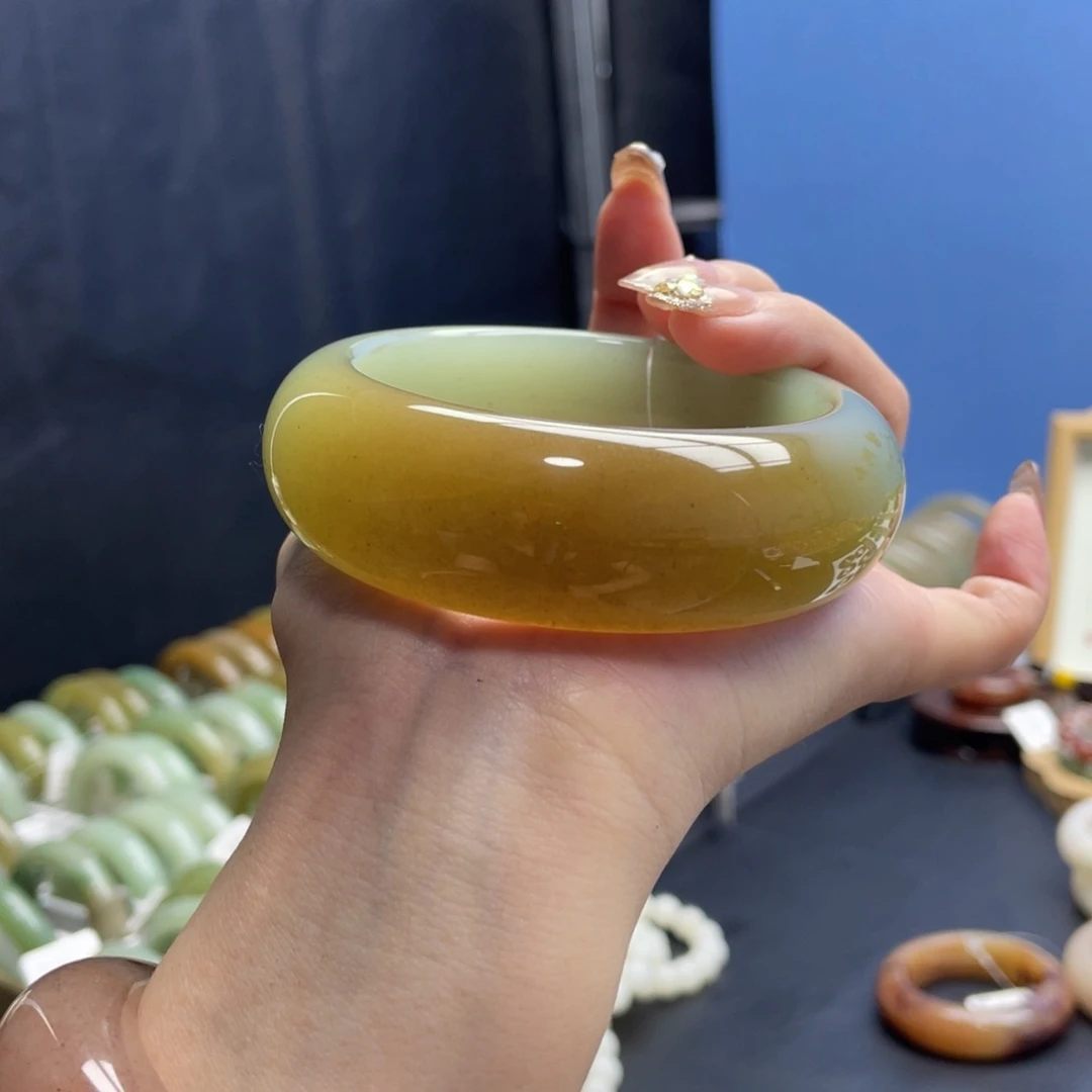 未镶嵌手镯石英岩玉A****&