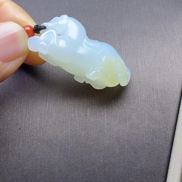 参***树和田玉未镶嵌颈饰