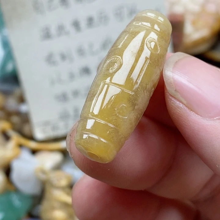 硅化珊瑚（珊瑚玉）未镶嵌颈饰