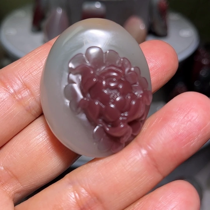 王***贵玛瑙/玉髓未镶嵌颈饰