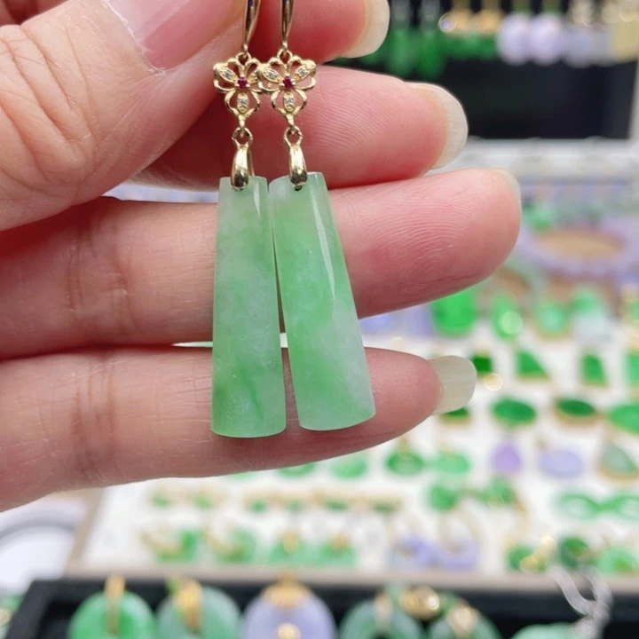 翡翠18K金镶嵌耳饰