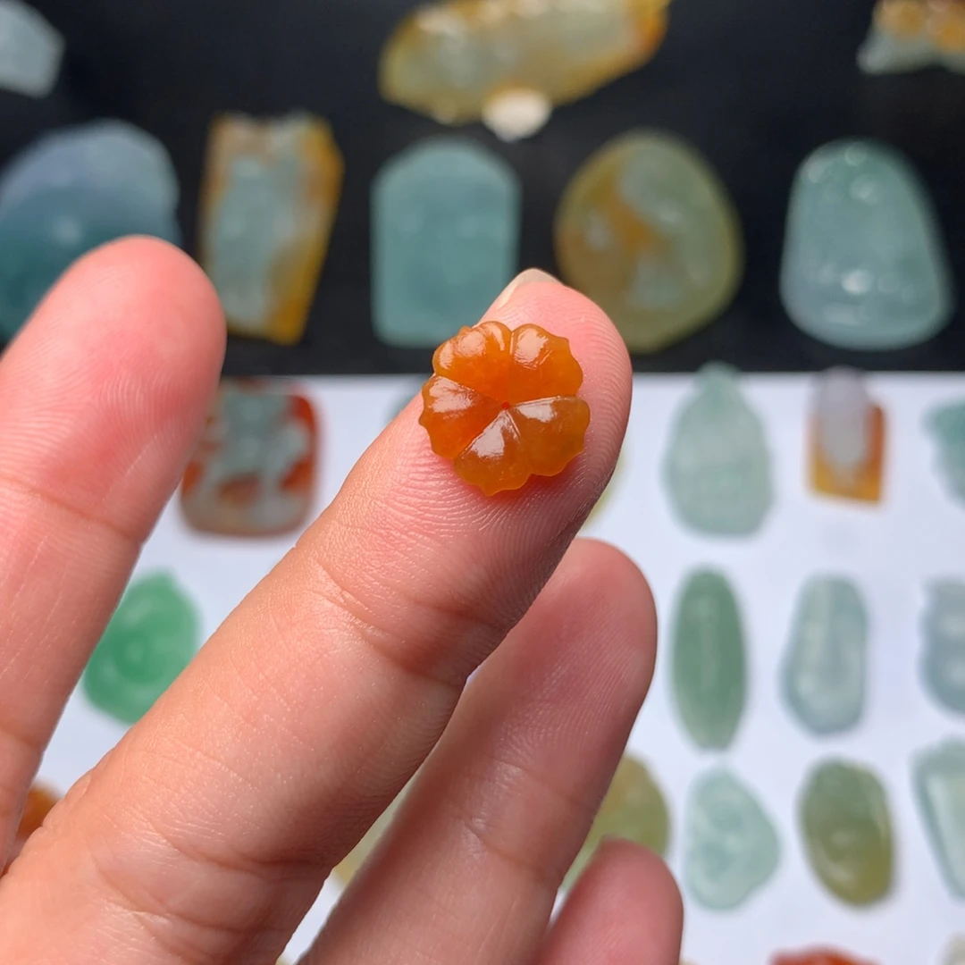 定制翡翠未镶嵌花