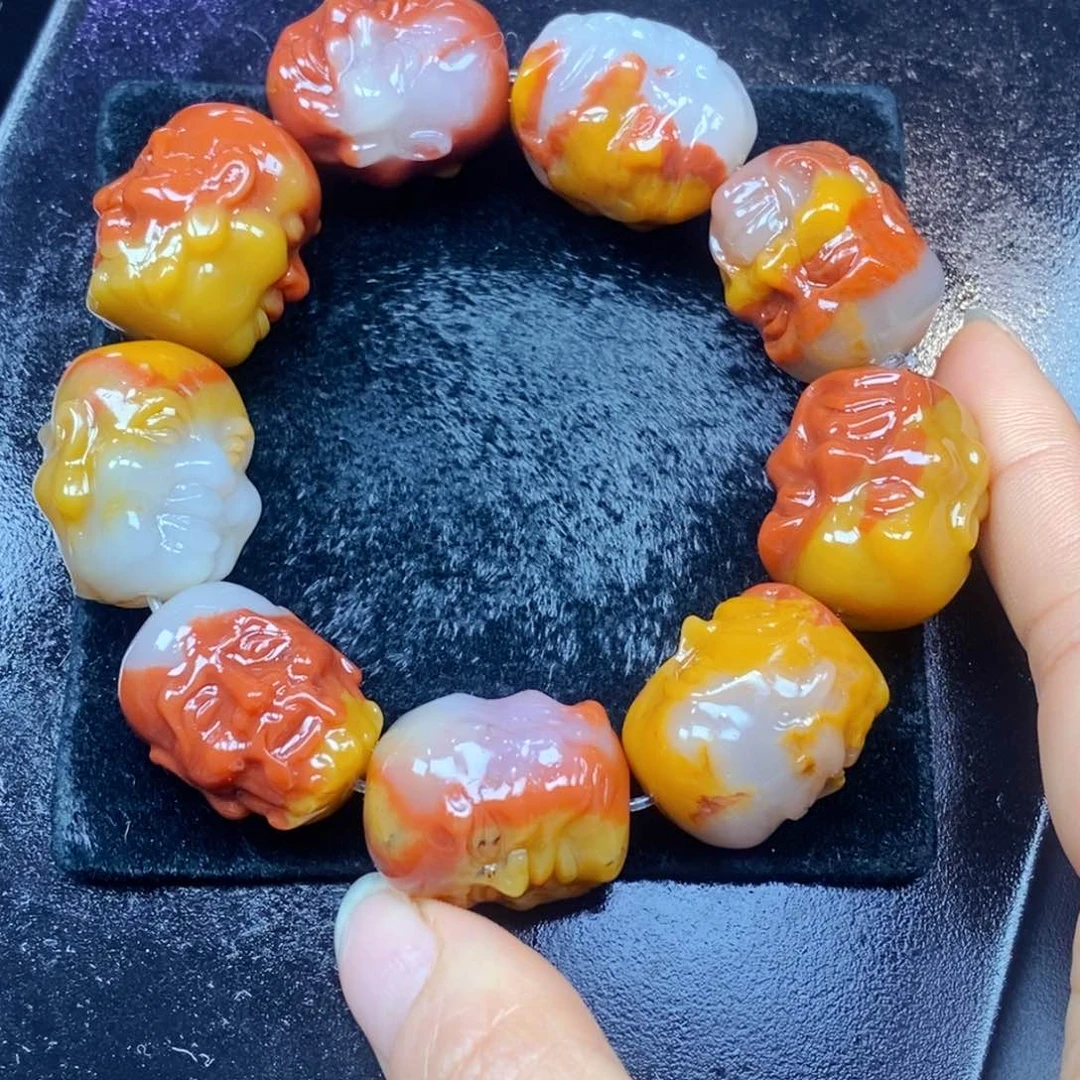 未镶嵌石英质玉（黄龙玉）颈饰
