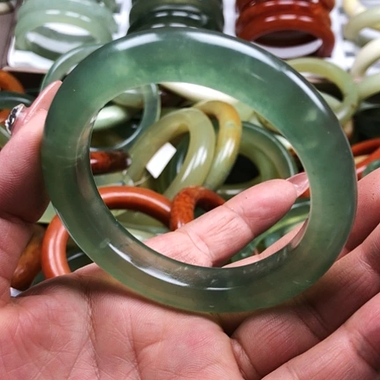 蛇纹石玉手镯未镶嵌迪*