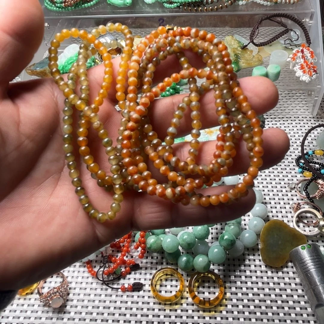 翡翠颈饰未镶嵌大**?珠