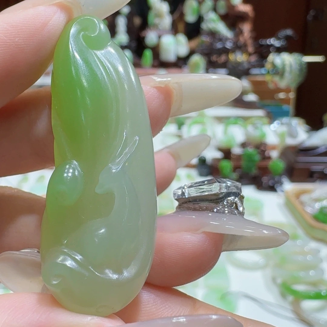 和田玉（翠青玉）未镶嵌挂件翠青灵狐