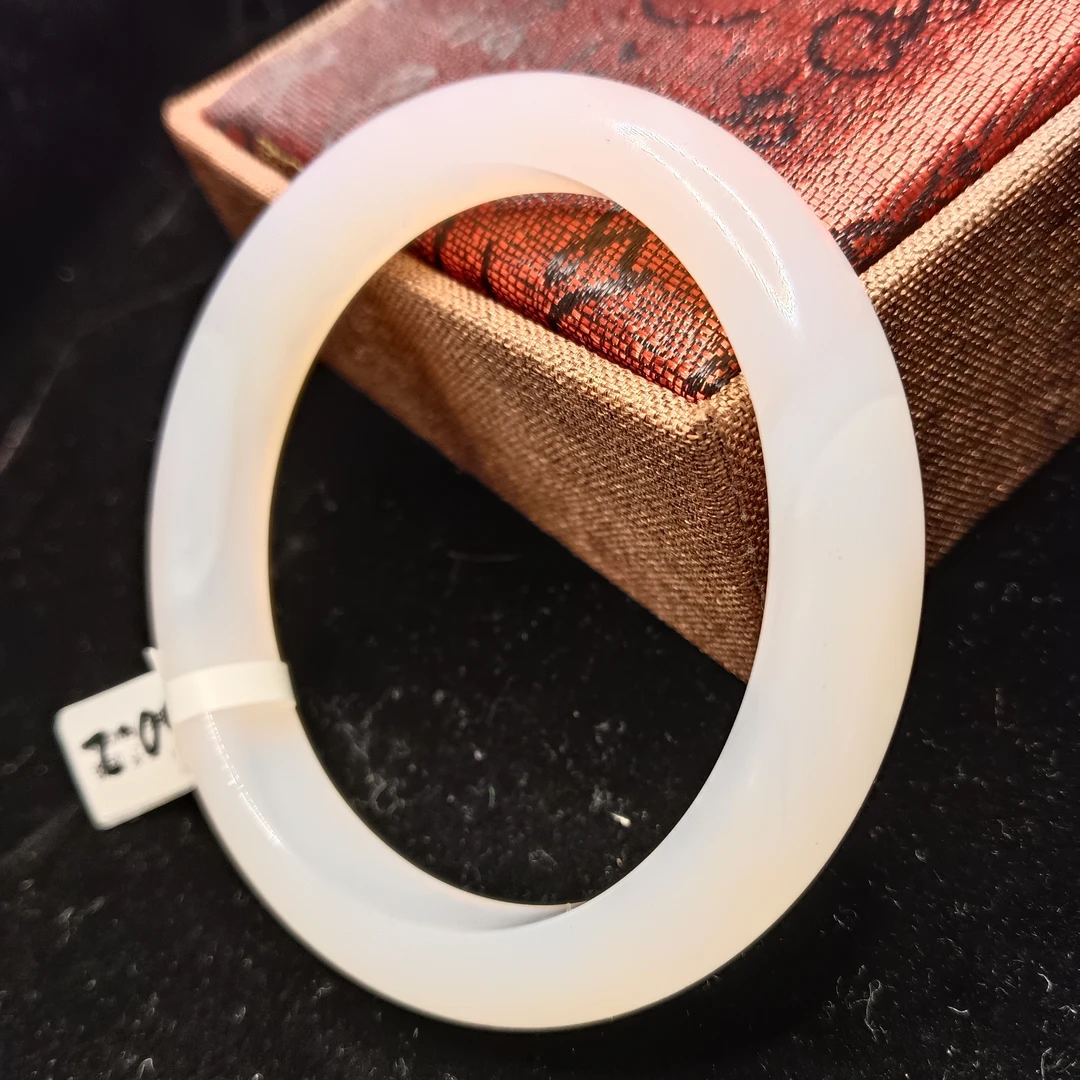 白月光天然玛瑙手镯玉石手镯白玛瑙粉玛瑙天然色无忧化玉石手镯