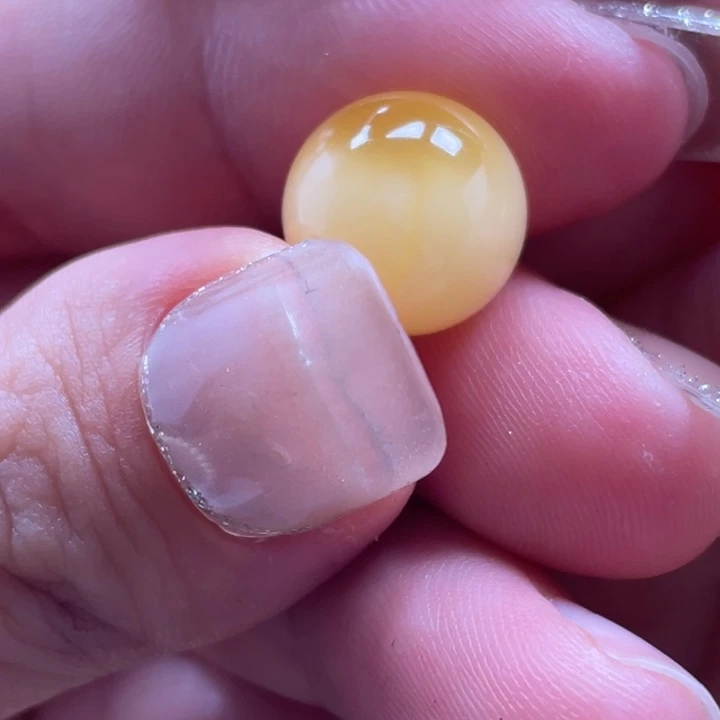 未镶嵌琥珀珠宝奇石看****?