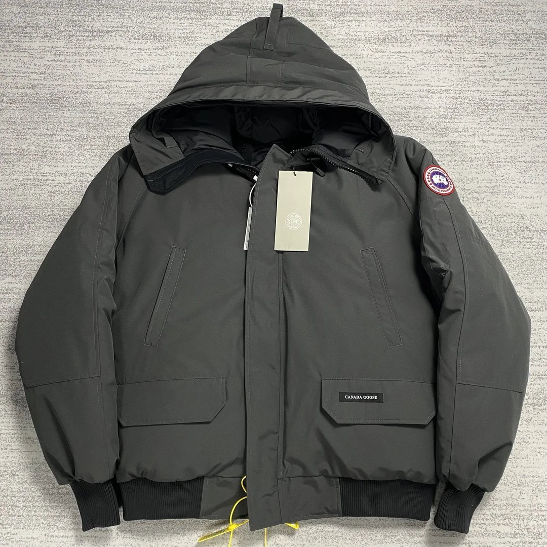 未使用 CANADA GOOSE 加拿大鹅XL石墨灰色飞行员chilliwack羽绒服