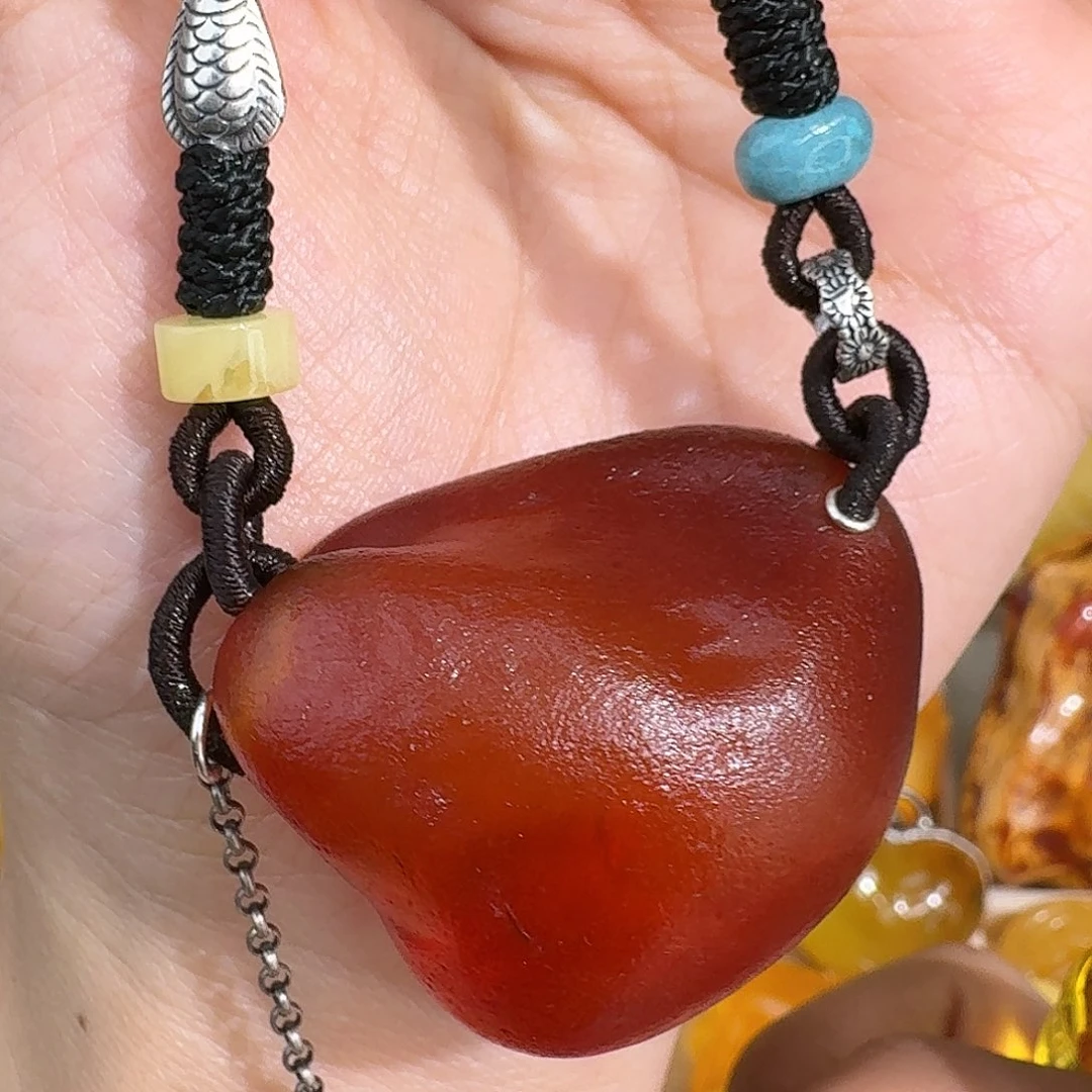 雄***岳琥珀未镶嵌裸石我