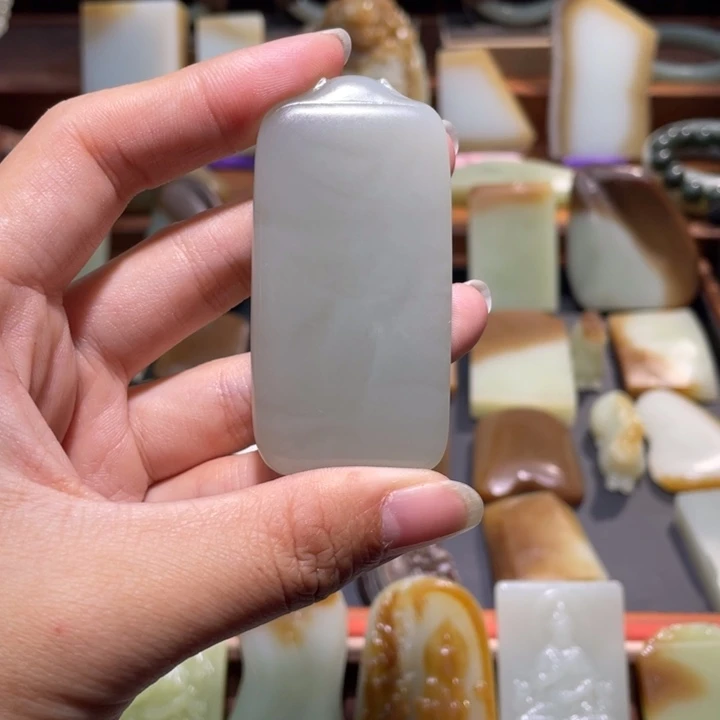 颈饰未镶嵌和田玉新疆且末料高清白成品牌子