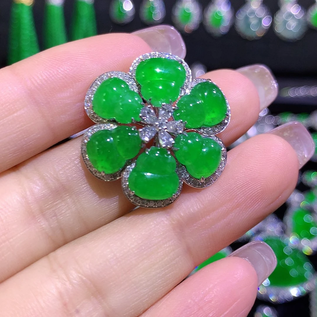 翡翠18K金镶嵌颈饰高冰满绿