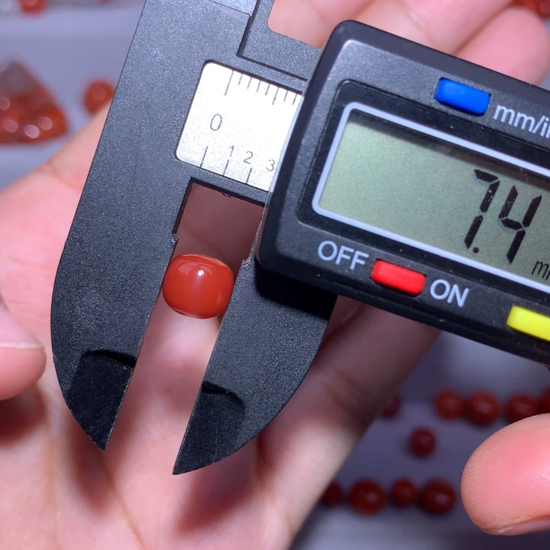 南红玛瑙未镶嵌牛血老型7.4×6.7微纹