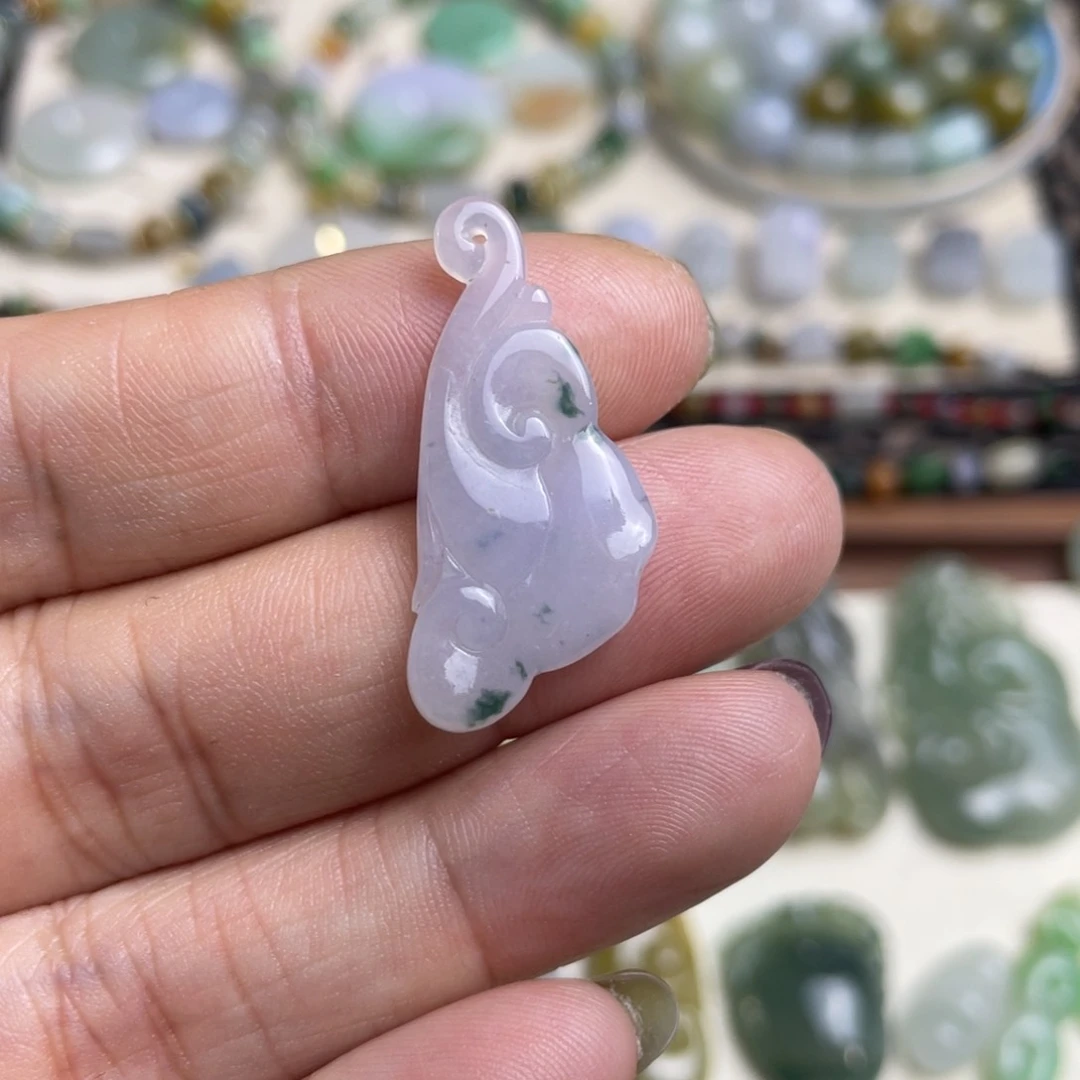 翡翠挂件未镶嵌紫底飘花如意