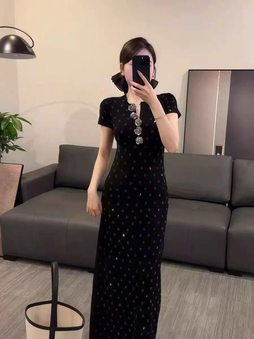 553　【明】　轻奢烫钻气质显瘦高端连衣裙　D13