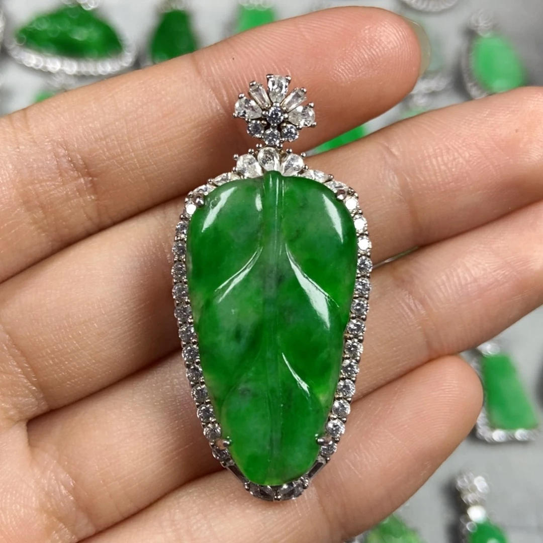 颈饰未镶嵌翡翠叶子