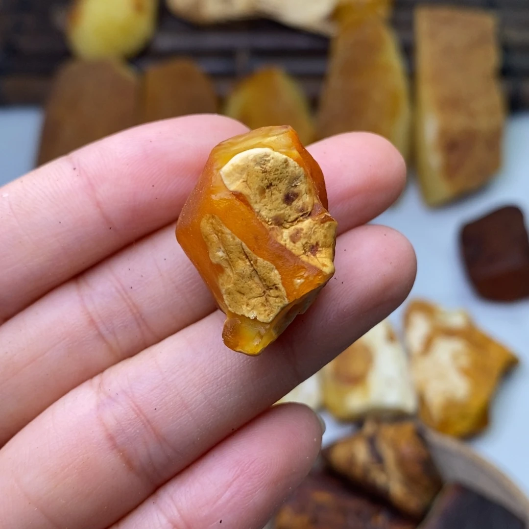 时***走定制琥珀天然蜜蜡乌料