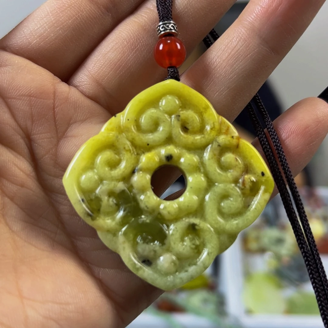 蛇纹石玉未镶嵌颈饰