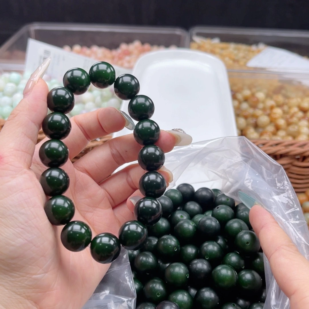 白玉菩提吊坠aaa14mm/30+3颗祖母绿