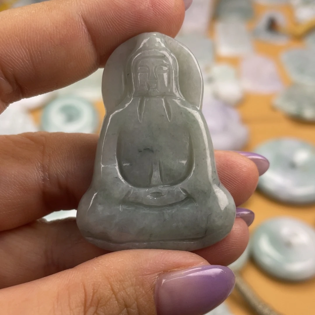 翡翠未镶嵌颈饰观音