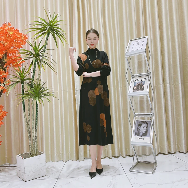 A116黑橙黄波点设计款气质秋冬轻奢针织连衣裙时尚复古