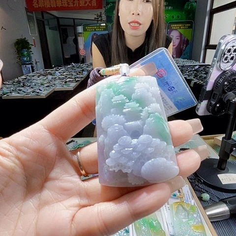 颈饰未镶嵌翡翠一个