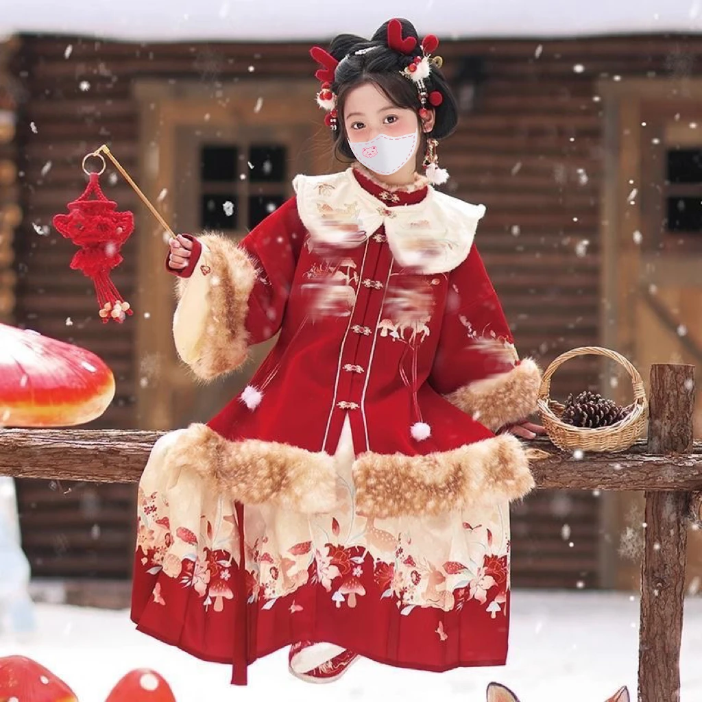 2025新款女童汉服秋冬款马面裙套装拜年服厚款
