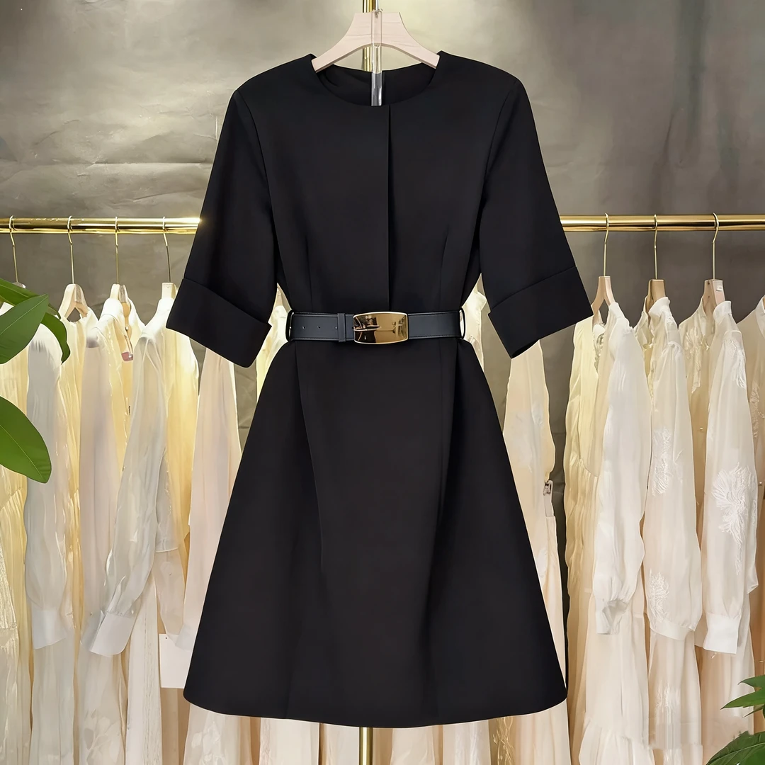 轻熟时尚气质连衣裙女2026夏季新款短袖气质连衣裙