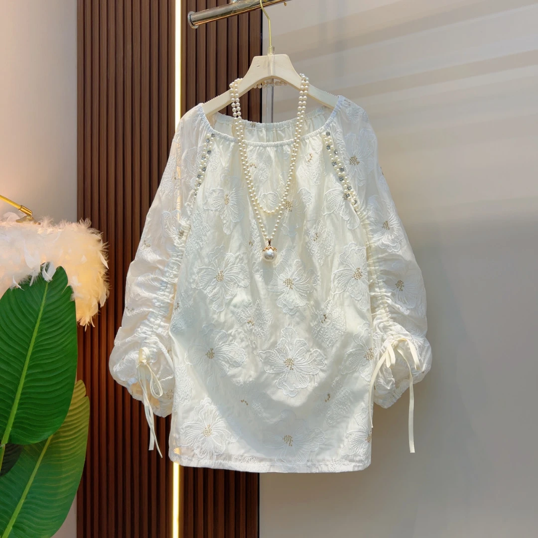 2025春季新款法式气质显瘦洋气花朵女人衫方领2497