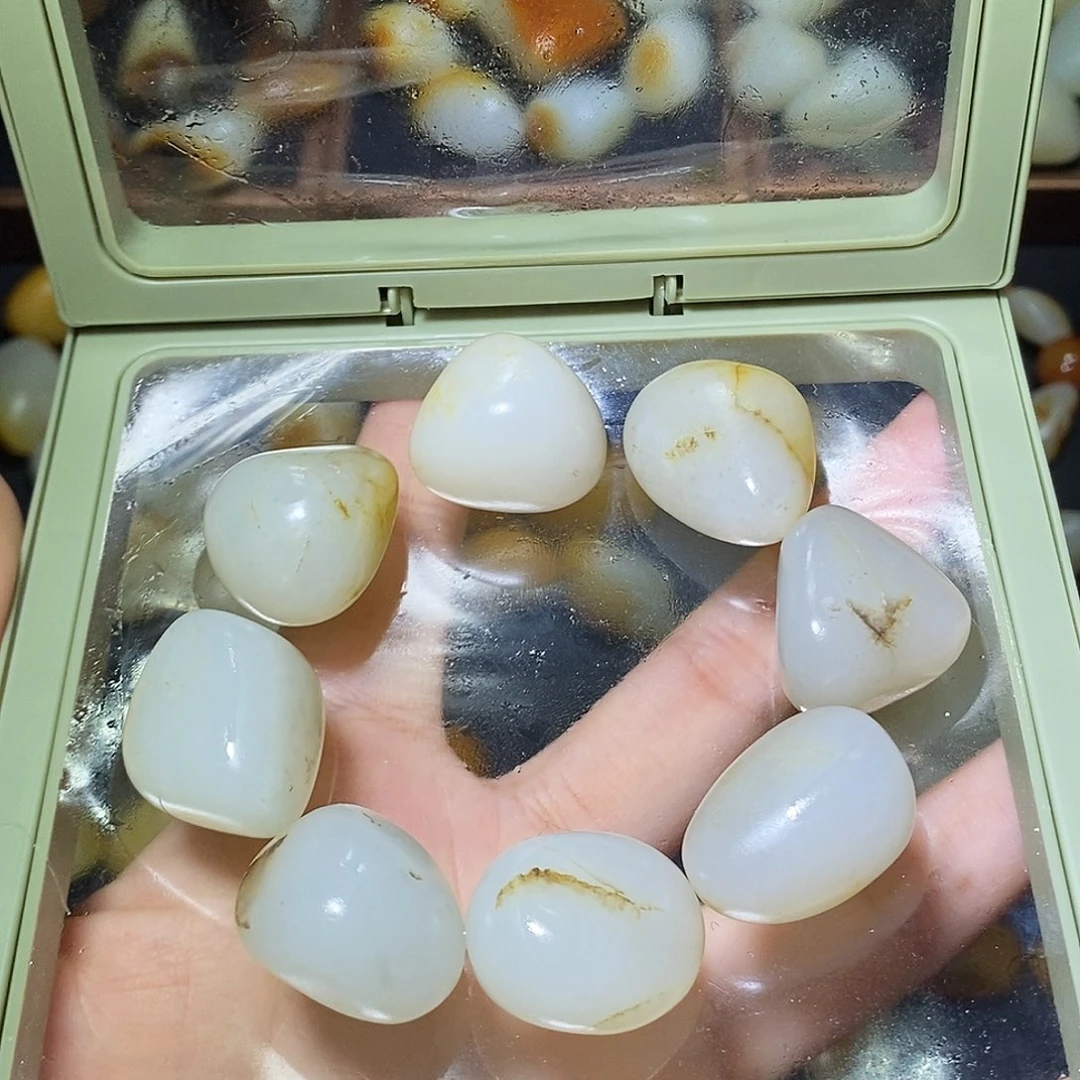 和田玉未镶嵌手串