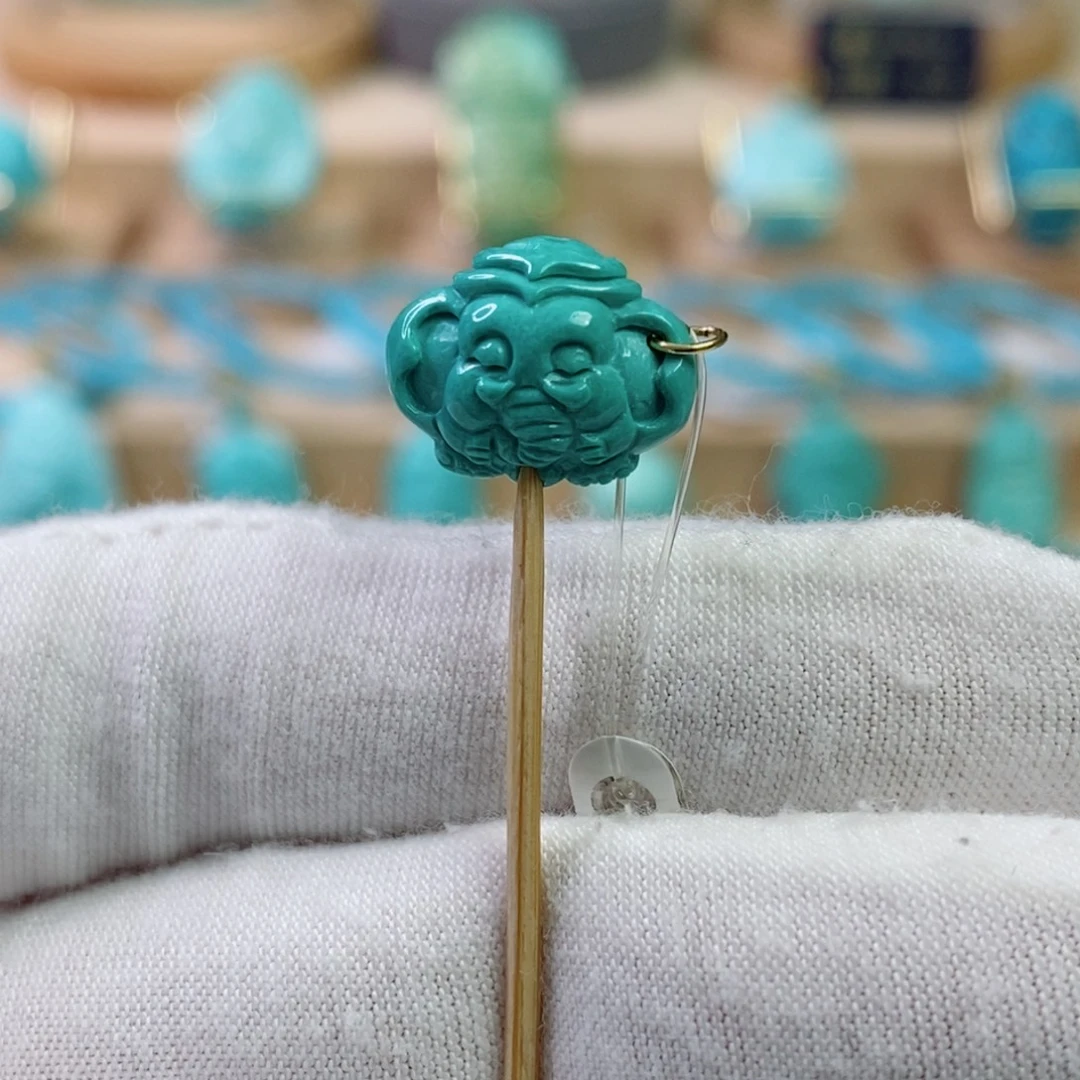 绿松石未镶嵌珠宝奇石