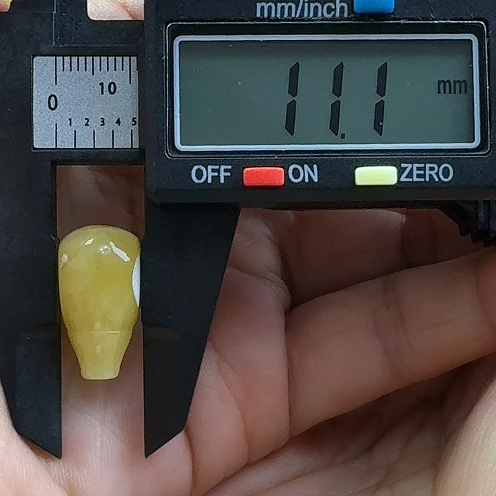 蜜蜡未镶嵌裸石18杂