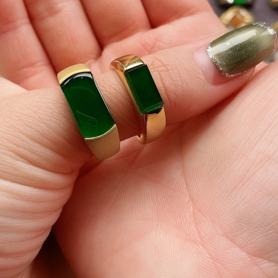 银S925镶嵌戒指翡翠是****?