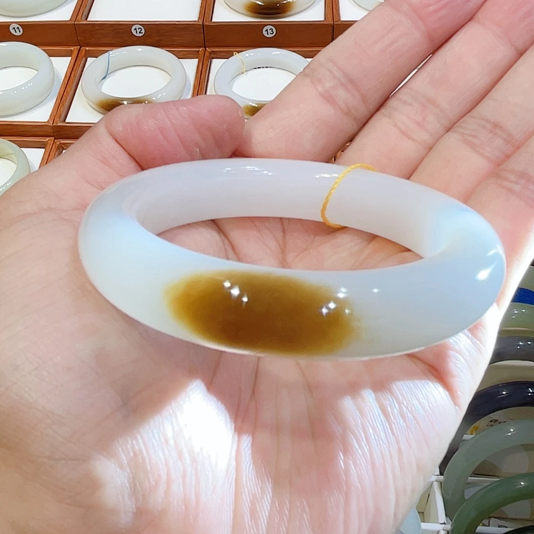 未镶嵌手镯和田玉且末一口红糖55 56 57