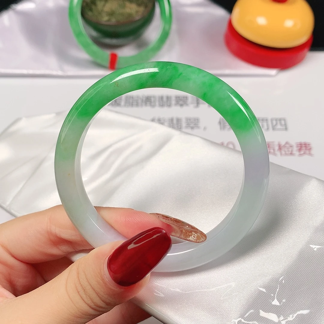 翡翠手镯未镶嵌缅甸天然1800