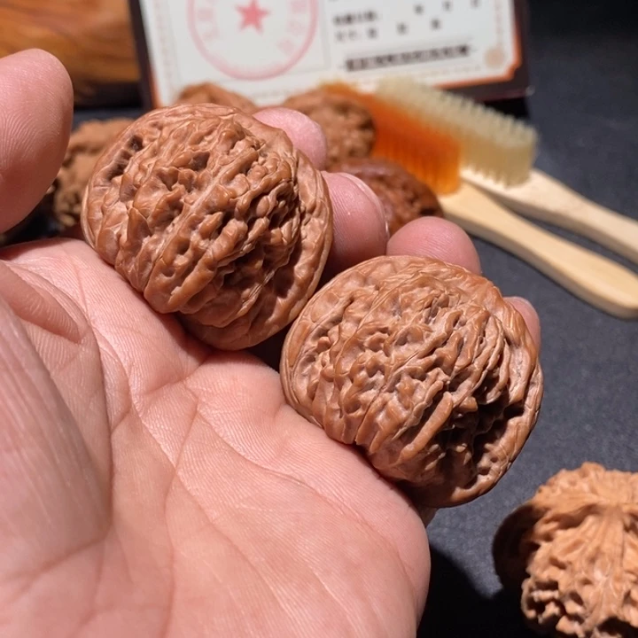 文玩核桃吊坠唯*、四座楼