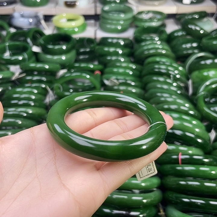 未镶嵌手镯和田玉（碧玉）