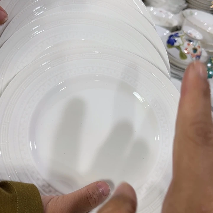 瓷片浮雕八寸浅盘四个微瑕