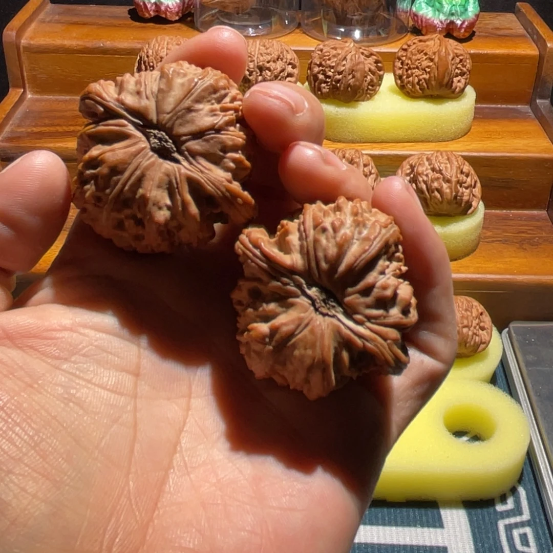 M***.文玩核桃吊坠46全品卡姿兰白狮子