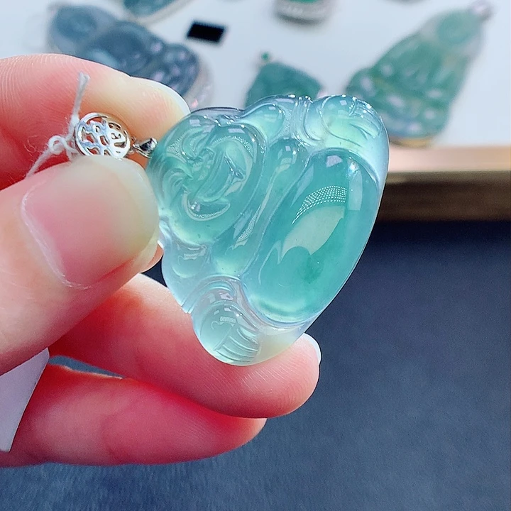 翡翠颈饰未镶嵌翡翠