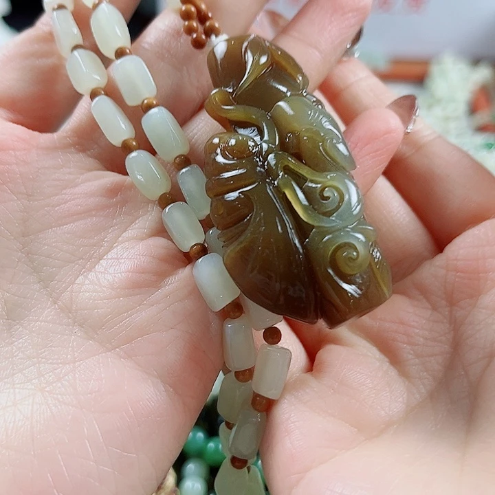 和田玉未镶嵌颈饰