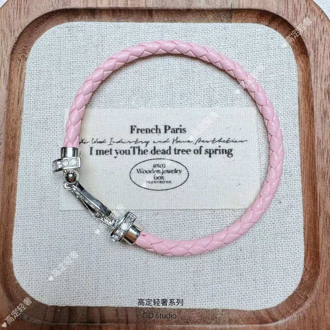 黄铜皮质手链 马提